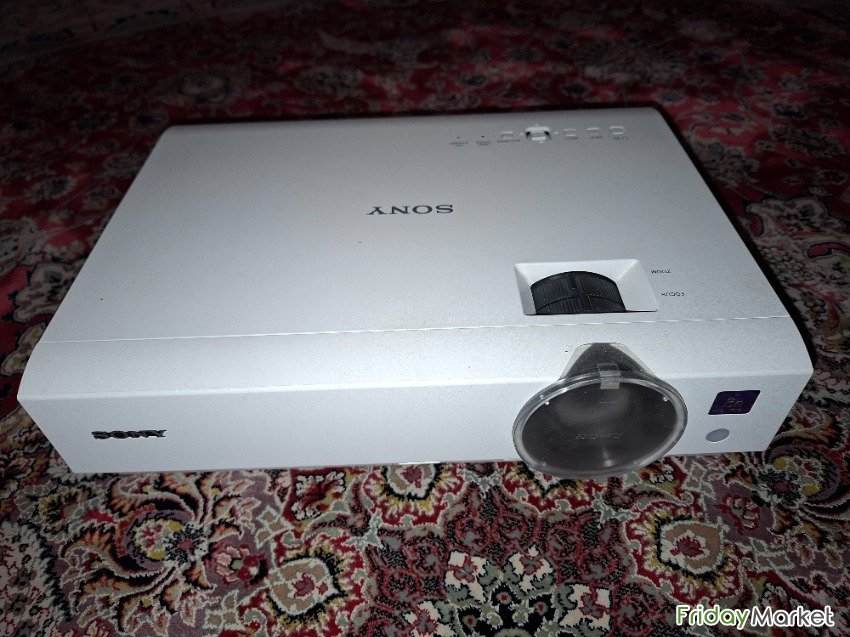 Sony Projector New Condition المنامة البحرين